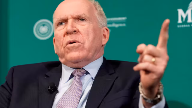 L’ancien patron de la CIA contre-attaque : John Brennan saisit la justice face à une enquête liée à Trump